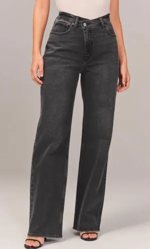 Abercrombie High Rise Jeans thumbnail 5