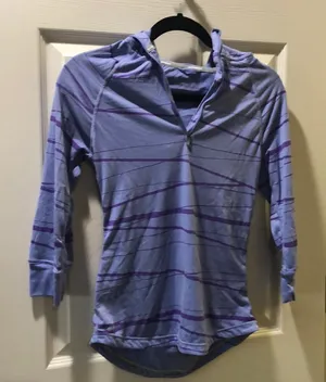 Nike Dri fit 3/4 running‎ top w/hood Purple Small thumbnail 1