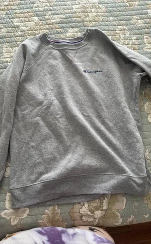 Champion Crewneck thumbnail 1