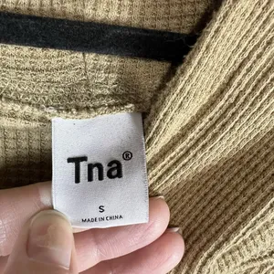 Aritzia‎ Tna Long Sleeve Waffle Knit Thermal Tan Hooded Shirt Women's Small thumbnail 4