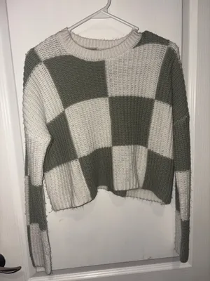 Moon & Madison Sage Checkered Cropped Sweater, featuring a soft knit and a relaxed crewneck design thumbnail 3