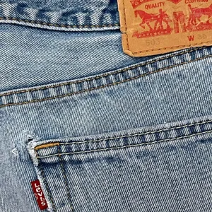 Levi’s Y2K 505 Relaxed Fit Lighter Wash Jeans DIY 35x27 thumbnail 4