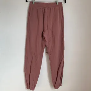 NWT Lulu's Boat House Drawstring Jogger‎ Sweatpants in Mauve Pink thumbnail 4