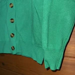 Source Unknown Women's Green Button Front Cardigan Long Sleeve Size Small thumbnail 4