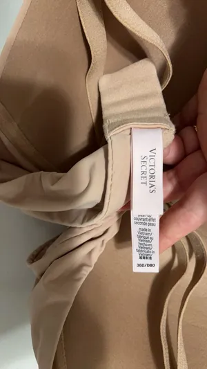 Victoria's Secret Bra thumbnail 2