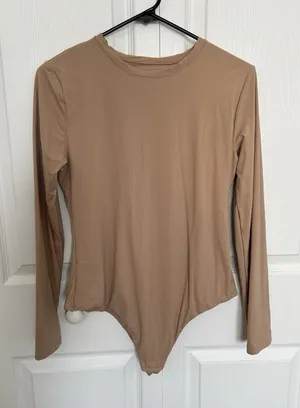 Quince Bodysuit Womens Beige Nude Long Sleeve Crew Neck Snap Size XL thumbnail 1