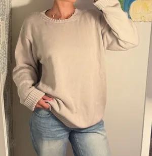 Brandy Melville Crewneck Sweatshirt thumbnail 1