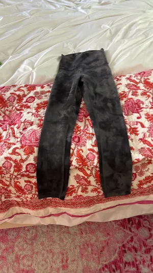 Lululemon Cropped Leggings thumbnail 2