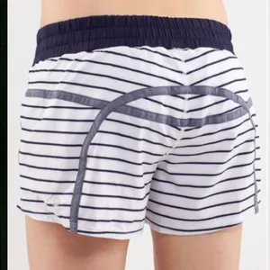 Lululemon quiet stripe shorts‎ size 4 navy white speed short RARE! thumbnail 2