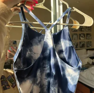 Old Navy Activewear Tank thumbnail 2