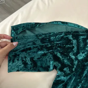 Teal Velvet Women's Top Green Size M thumbnail 3