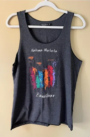 Zanzibar Hakuna Matata Charcoal Graphic Tank - Multicolor Print thumbnail 1