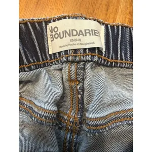 No Boundaries Womens Jeans Medium Wash Size XS High Rise Baggy Wide Leg thumbnail 4