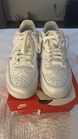 White Nike Court Vision Low Sneakers Women’s 9 thumbnail 2