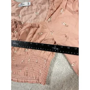 Hollister pink Floral Print Long Sleeve Cropped Blouse Elastic‎ Waist Size S EUC thumbnail 3