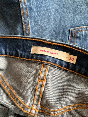 Levis Premium Denim Shorts blue Wedgie fit rolled Cuff Jean summer shorts sz 30 thumbnail 2