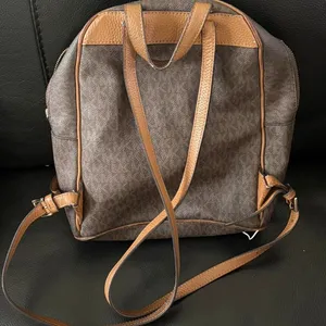 Michael‎ Kors brown monogram backpack purse with gold hardware thumbnail 4