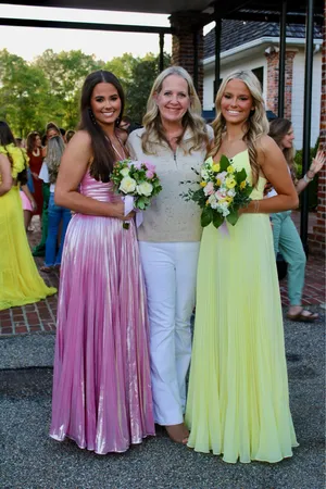This yellow dress thumbnail 3