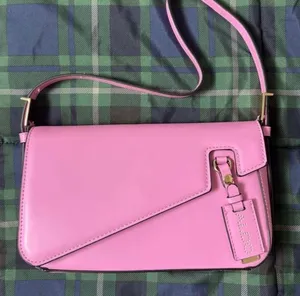 NWT ALDO Pink NWOT Crossbody Shoulder Bag Handbag Purse Gold Accents thumbnail 1