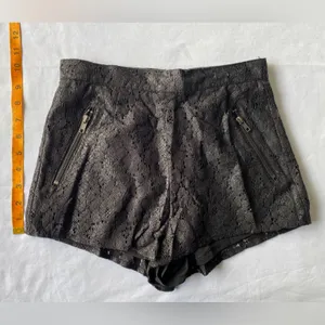 DIVIDED H&M Women’s Mini Shorts‎ Size US 4 thumbnail 4