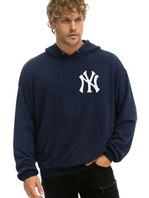 NEW YORK YANKEES x AVIATOR NATION 2026 RELAXED PULLOVER HOODIE NAVY SIZE MED NWT thumbnail 3
