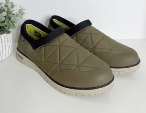 L.L. Bean Women's Ultralight Primaloft‎ Waterproof Slip On Shoes 9M Outdoorsy thumbnail 1