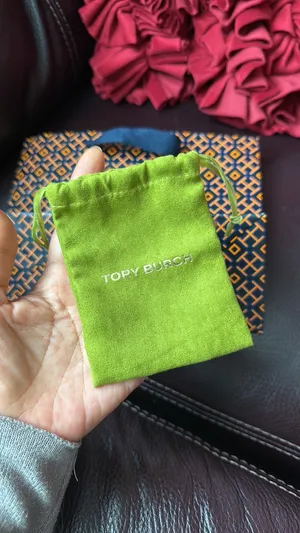 Tory Burch Gold Logo Studs with dust bag tissue Shopping bag thumbnail 3