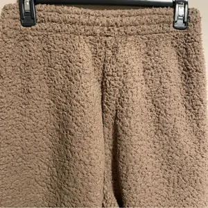 SKIMS Teddy Sherpa Wide Leg Lounge Track Pant- Size Small thumbnail 6