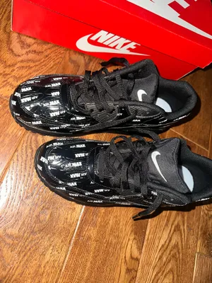 Women’s Nike Air Shoes thumbnail 2