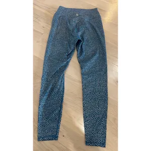 Buff Bunny Rosa pocket legging "Bossy" print Nile blue size medium thumbnail 8