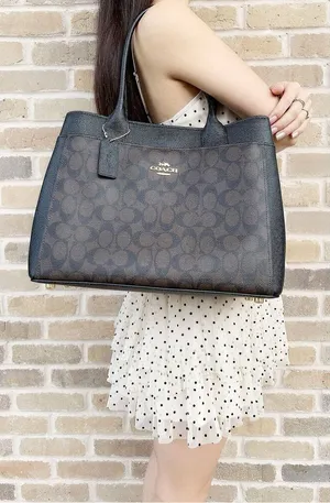 ✨Coach Casey Tote In Signature Canvas✨ thumbnail 1