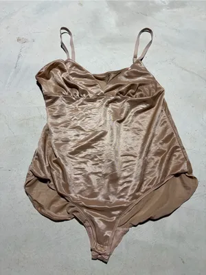 Skims Bodysuit Nude Taupe 2X thumbnail 1