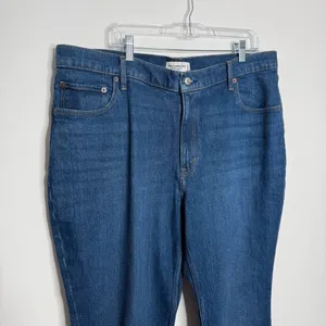 Abercrombie & Fitch The Vintage High Rise‎ Flare Raw Hem Medium Wash 34/18 Short thumbnail 3