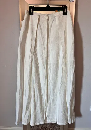 Flowy Midi Skirt W Split thumbnail 1