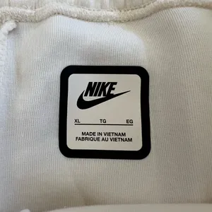 NWT NIKE Sportswear Tech Fleece Mid Rise Joggers thumbnail 7