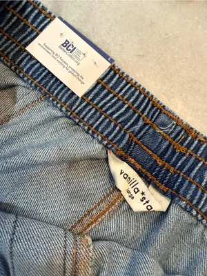 NWT Vanilla Star Size L 12-14 Ultra Cozy Pull On Stretch Denim Cargo Jeans Pants thumbnail 13