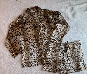 Victoria's Secret Leopard Print Satin Pajama Set VINTAGE Y2K XS thumbnail 1