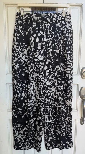 Banana Republic Black White Abstract Pleated Wide Leg Trousers Pants Size 4 thumbnail 1