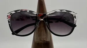 Steve Madden Oversized Cat Eye Sunglasses Black Clear Red Patterned Frames thumbnail 1