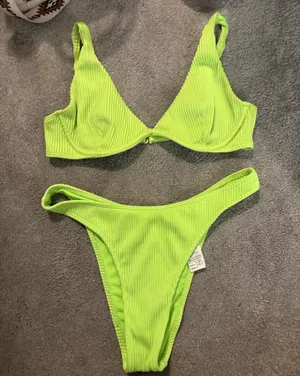 Hollister Bikini thumbnail 1