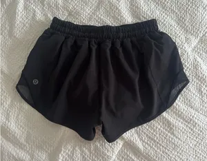 Lululemon Hotty Hot Shorts 2.5" Low-Rise thumbnail 1