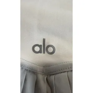 Alo Yoga Pleated Tennis Skirt with Built-in Shorts Light Gray W0366R Size M thumbnail 3