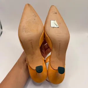 Manolo Blahnik Carolyne Orange Patent Leather Slingback Kitten Heels Size 36.5 thumbnail 10