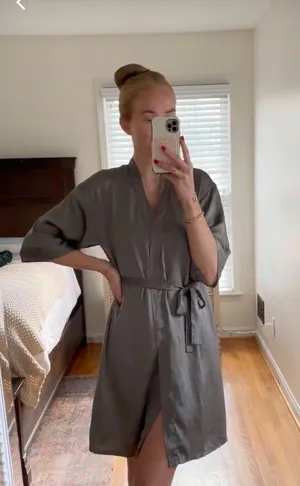 Women’s Pure Silk Mid-Length Robe In Olive Green thumbnail 4