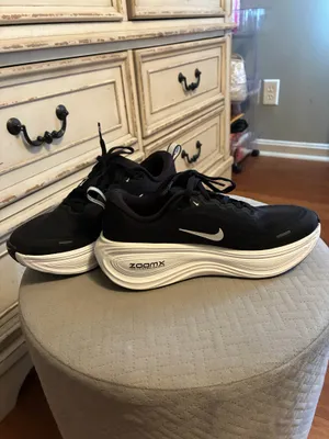 Nike running shoes  thumbnail 2