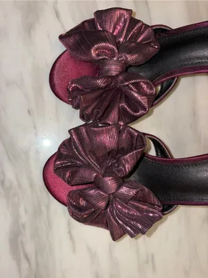 NY&C New York & Company Plum Metallic Plisse Bow Heel Sandals Size 6 thumbnail 3