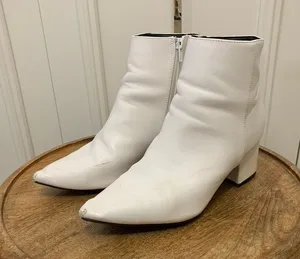 SHEIN Women's White‎ Ankle Booties Size 10 Block Heel Casual thumbnail 1