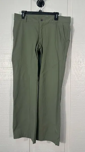 Columbia Women’s Green Pants Size 12 EUC thumbnail 1