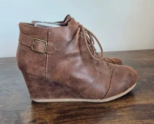 Maurices Cheri Lace Up Wedge Bootie Ankle Boot Brown Boho Indie Size 8 *flawed* thumbnail 1