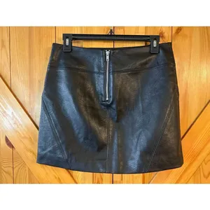 Divided Faux Leather Lined Mini Skirt Back Zip Button Closure Size 6 (5092) thumbnail 2